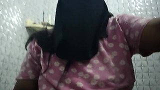Desi Girl Fingering in Bathroom Chair - Cloth Remove Action with Skakoi