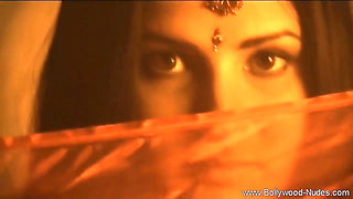 Seduction by the light of India