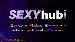 Sport apartments Big Ass ebony latina in the fitness