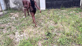 Black Woman with a Spectacular Ass Knows How to Please a Man