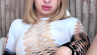 How Hard Can a Big Ass Blonde Cum From Wet Pussy Fingering?