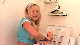 Lil Lexy masturbates