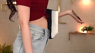 A Free Coupon Brought Her in. One Oil Massage Melted the Cocky Shaved Beauty Into Pure Bliss - Part 2