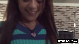 Young Holly Hendrix Gets Pregnant After Rough Anal