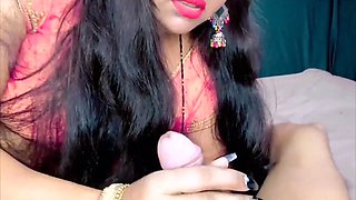 Seeing the maid's sexy look, the owner