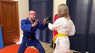 Sporty girl has sex with her boyfriend in the gym