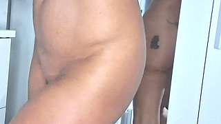 Full Body in Lettyblond Cream