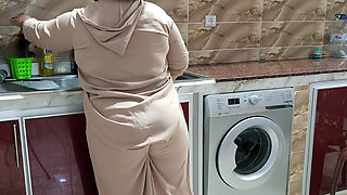 Egyptian Sharmota Get Her Pussy Wet in Kitchen Arabic Big Woman