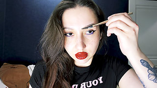 Grwm: Putting on Makeup for a Walk with Friends