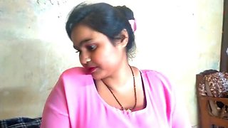 Indian Stepsis Sneaks Into Bed For Quiet Fucking - Big Booty Desi Girl Gets Creampie