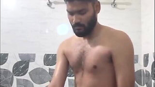 Full Video of Indian Desi Girl Sex with Her Boyfriend in Bathroom