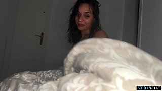 La mujer ARABE  de mi hermano es una guarra! aprovecha que no esta y me corro dentro de su coño - HIBA HAKIMI  - Yeri blue