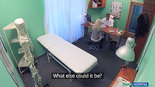 Hot blond enjoyed noisy porno with her doctor - faux clinic