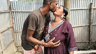 Desi Bhabhi Outdoor Doggy Style Fucking - Big Tits Indian Aunty Sex