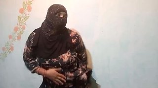 Desi Bhabhi Dirty Talk and Hot Cowgirl Sex with Glaab - Indian Lovers HD