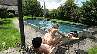 Pool Fuck on Vacation!!