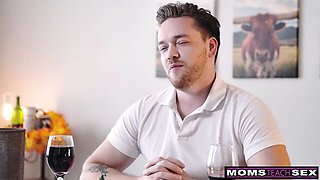 Extravagant Reagan Foxx and Kiara Cole at party clip