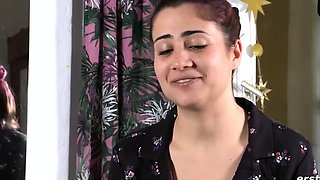 Amateur brunette plays with fucktoys solo