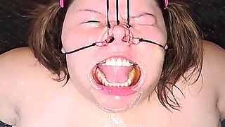 This Chubby Girl's Big Ass Gets a Rough Anal Gape Stretching for Breakfast