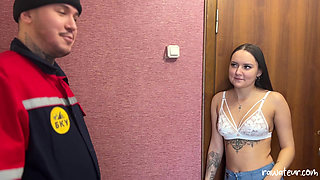 Cheating On My Incompetent Boyfriend with The Maintenance Guy