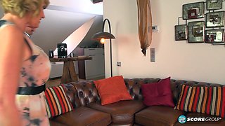 First-ever-timer Amy Wants Some Activity. She Gets It - George Uhl