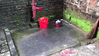 I suddenly see my step aunty cleaning clothes I went behind her and started fucking her ass