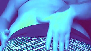 Rosie's Camel-toe Makes a Debut