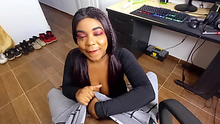 The Horny Stepsister Wants to Suck Late at Night