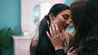 Modern-day Sins - Lesbian Girlfriends Avery Black and April Olsen Caught Fucking During House Tour!