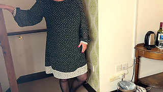 Mrs Mature Feet Every Day Clothes Strip 469