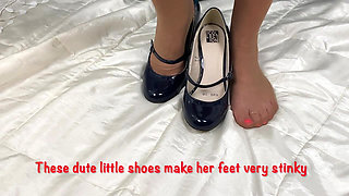 Mrs Mature Feet Wearing Her Old Tan Tights and Playing with Her Big Toy