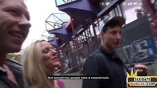 Public amateur mature 3way fucked outdoor on sex date